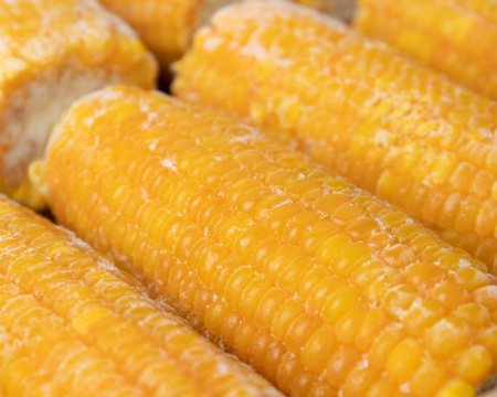9 вкуснейших блюд с кукурузой в початках — читать на manikyrsha.ru