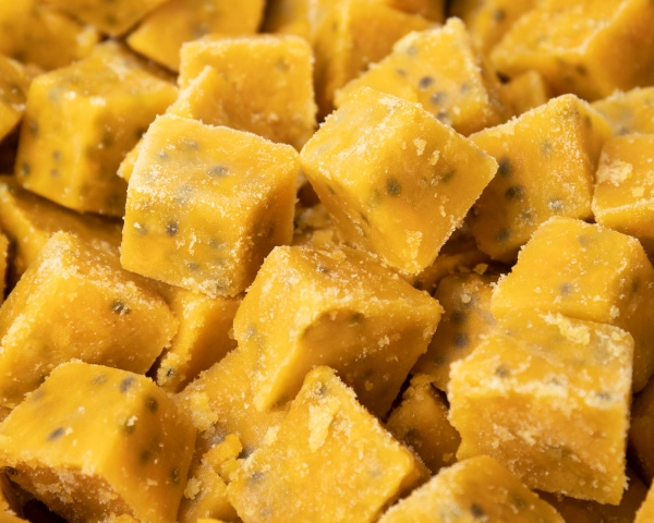 Маракуйя кубик с косточкой замороженная, 10 кг