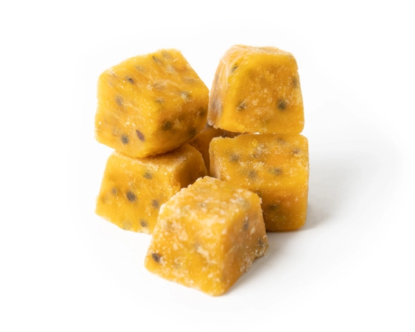 Маракуйя кубик с косточкой замороженная, 300 грамм