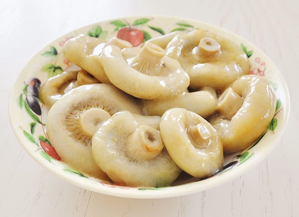 Груздь белый осиновый солёный, целый, Уральский, 3 л